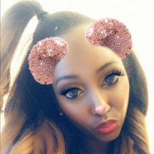 Meet your Posher, April